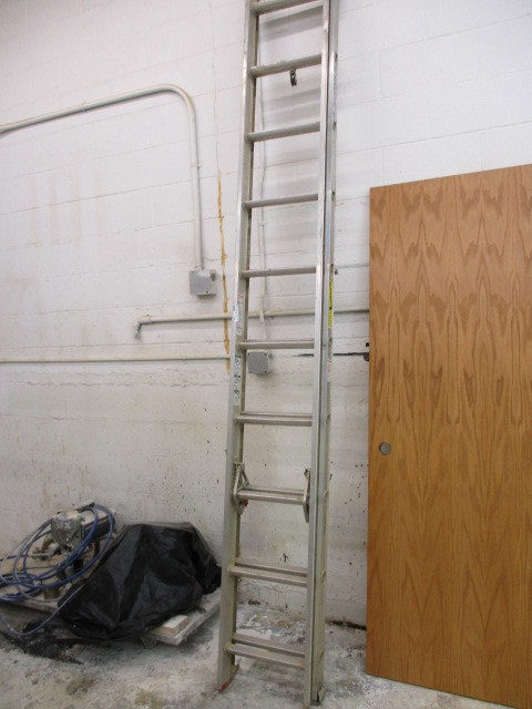lot 171 image: Werner extension ladder