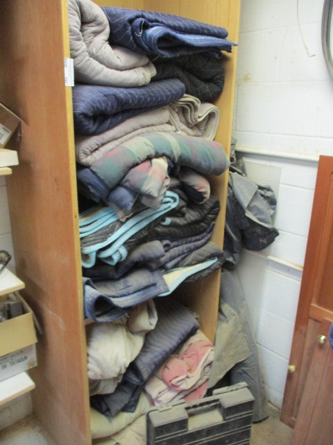 lot 197 image: Moving Blankets