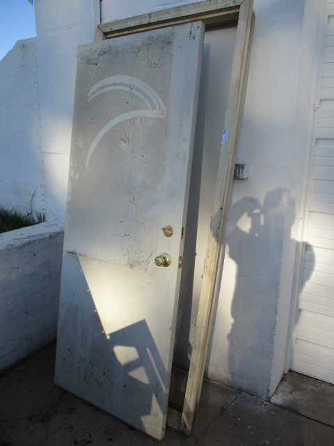 lot 215 image: Exterior Door