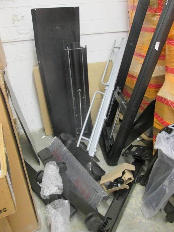 lot 242 image: Assorted ComputerServer Racking It...