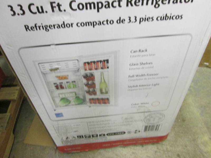 lot 243 image: Magic Chef 3.3 cu. ft. Mini Fridge ...