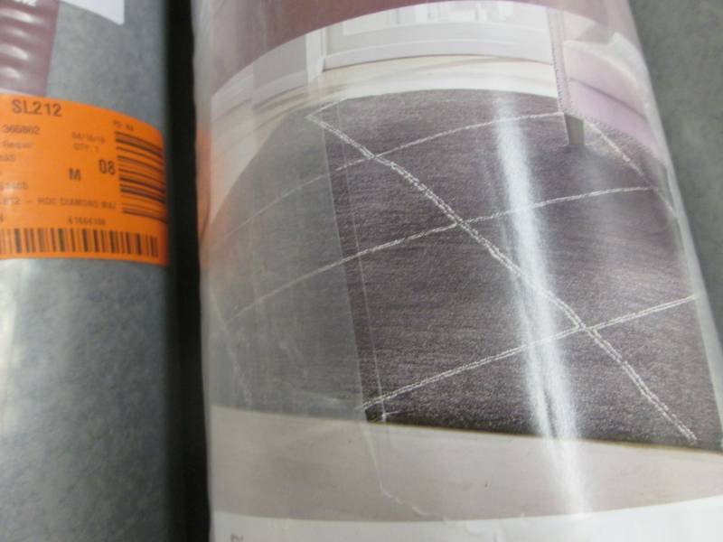 lot 262 image: Home Decorators Collection 3x7 Diam...