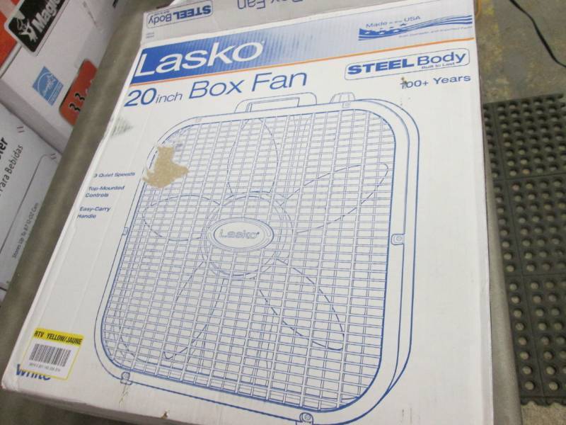 lot 311 image: Lasko 20 in. 3-Speed Box Fan open b...