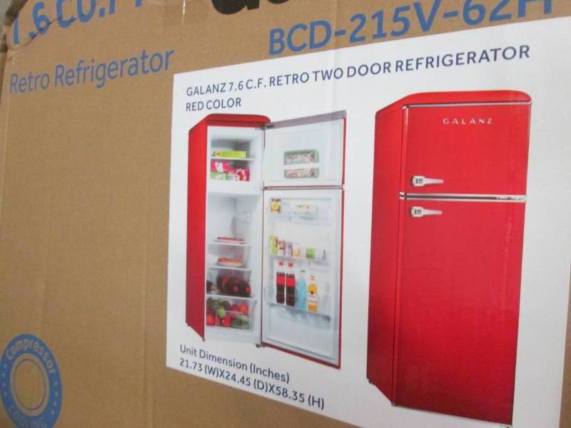 lot 336 image: Galanz 7.6 cu. ft. Mini Retro Fridg...
