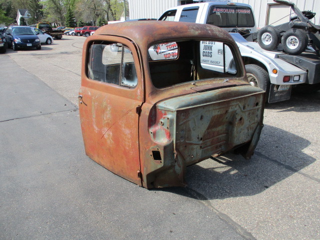 lot 123 image: 1952 Ford Truck Cab and Hood