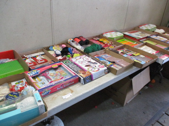 lot 24 image: Crafts