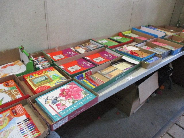 lot 28 image: Craft Supplies