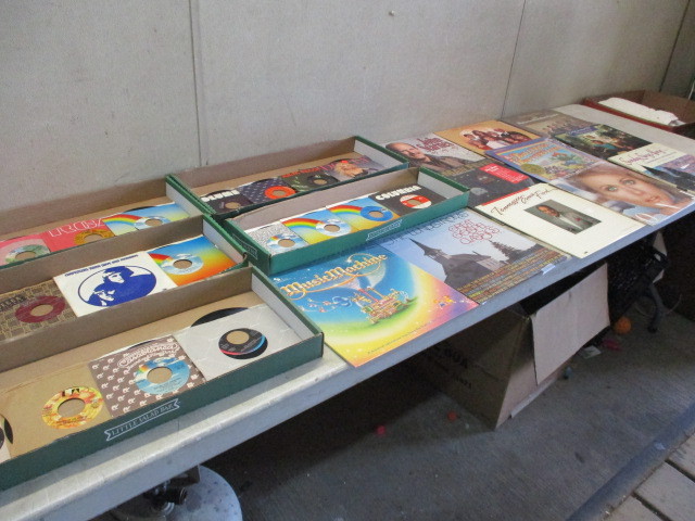 lot 36 image: Albums