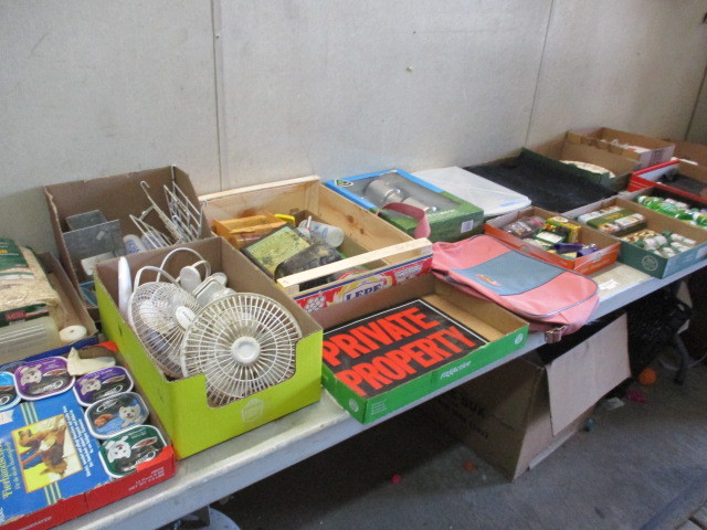 lot 38 image: Pets and Household lot
