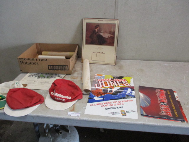 lot 43 image: Comics and Collectible Advertising Stuff