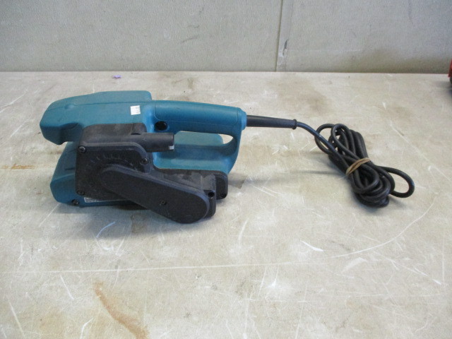 lot 62 image: Makita Belt Sander