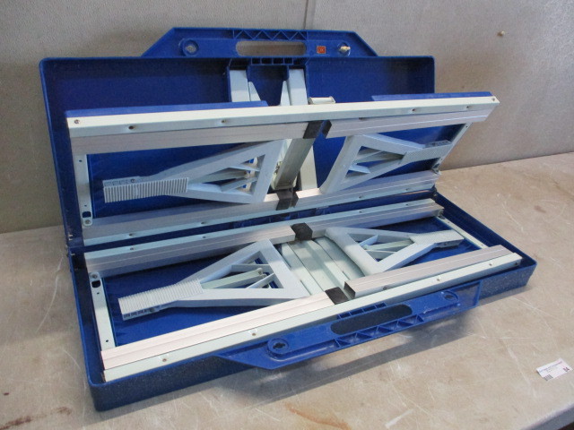 lot 84 image: Portable Picnic Table