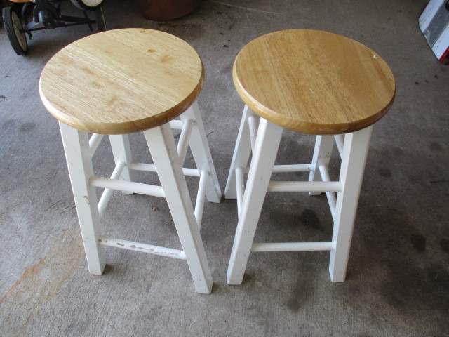 lot 102 image: Stools