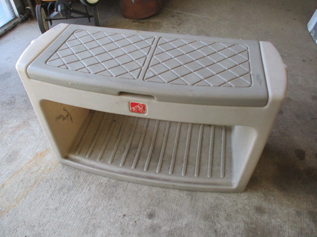 lot 106 image: Step 2 Storage Bench