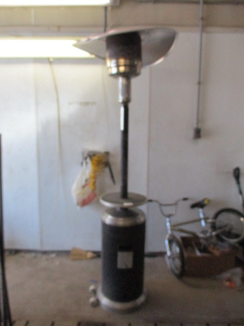 lot 107 image: Belleze Outdoor Heater
