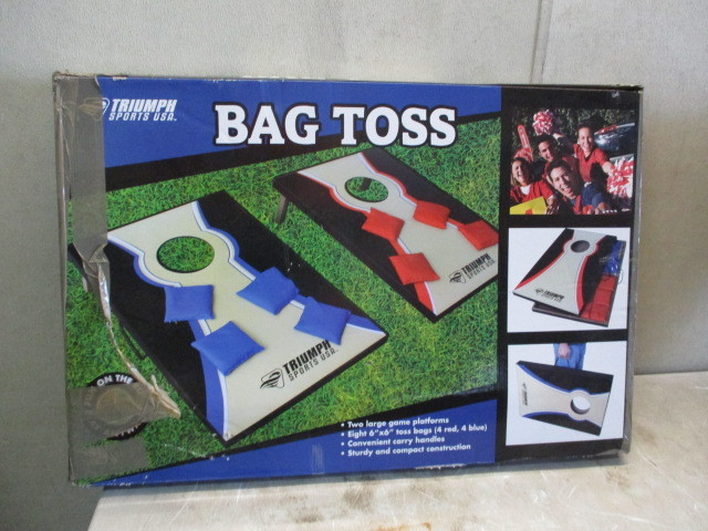 lot 109 image: Bag Toss Game