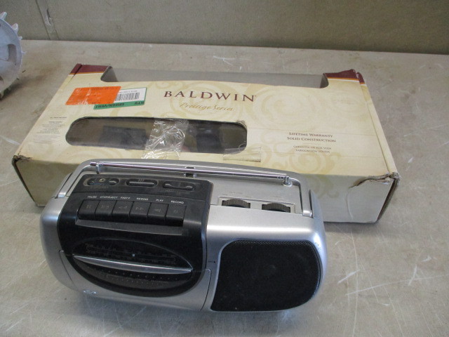 lot 140 image: Lockset and Radio