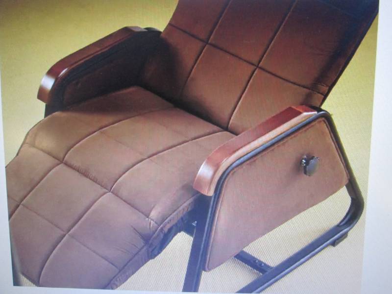 lot 53 image: Zero Gravity Chair open box Retail ...