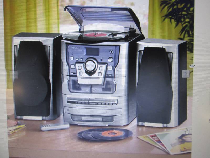 lot 62 image: 6-in-1 Deluxe Turntable, iPodMP3, ...