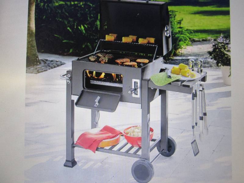 lot 115 image: Backyard Grill by Ginnys open box ...