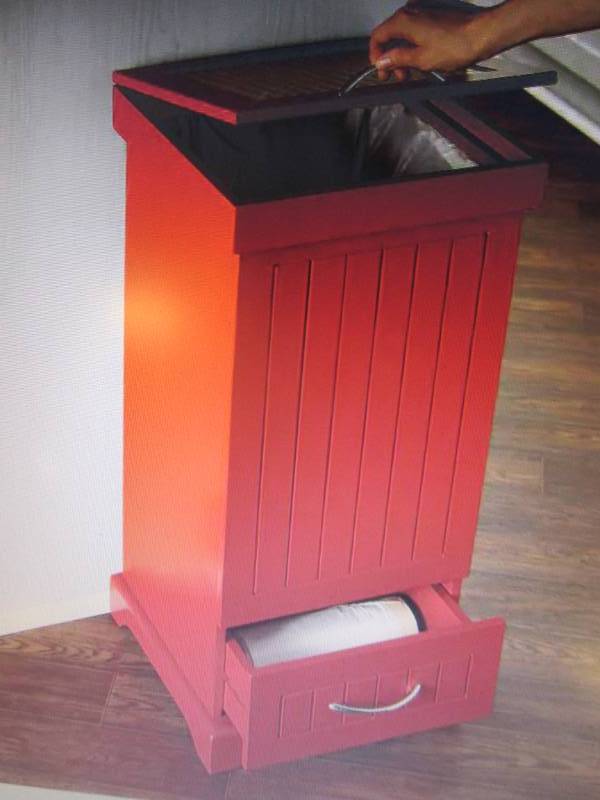 lot 118 image: Lift-Top Trash Bin open box Retail ...