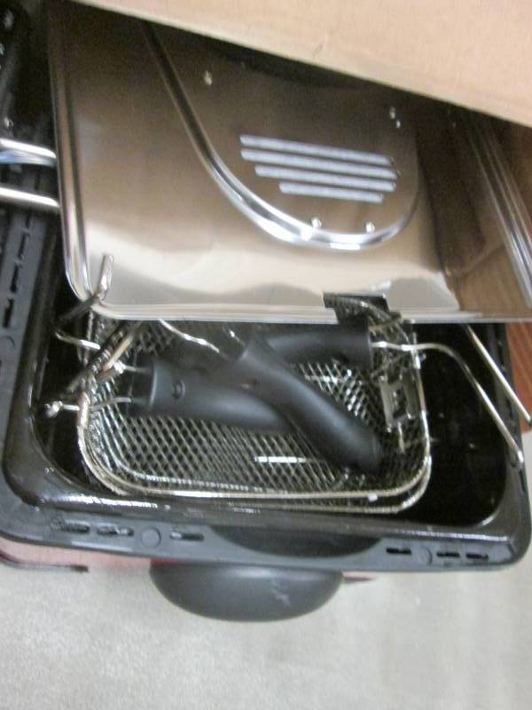 lot 122 image: Ginnys Brand Deep Fryer with Timer...