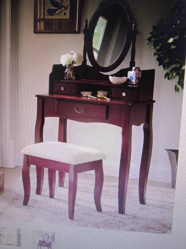 lot 132 image: Lumberton Antique Vanity open box R...