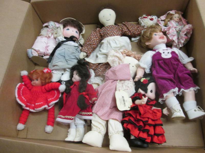 lot 148 image: Lot of 9 Small Collectible Dolls...