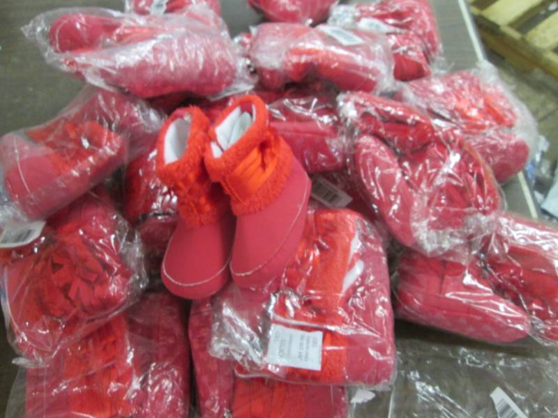 lot 170 image: Lot of Red Infant Snow Boots...