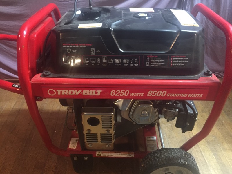 lot 6 image: Like New Troy-Bilt 6250 Watt Generator