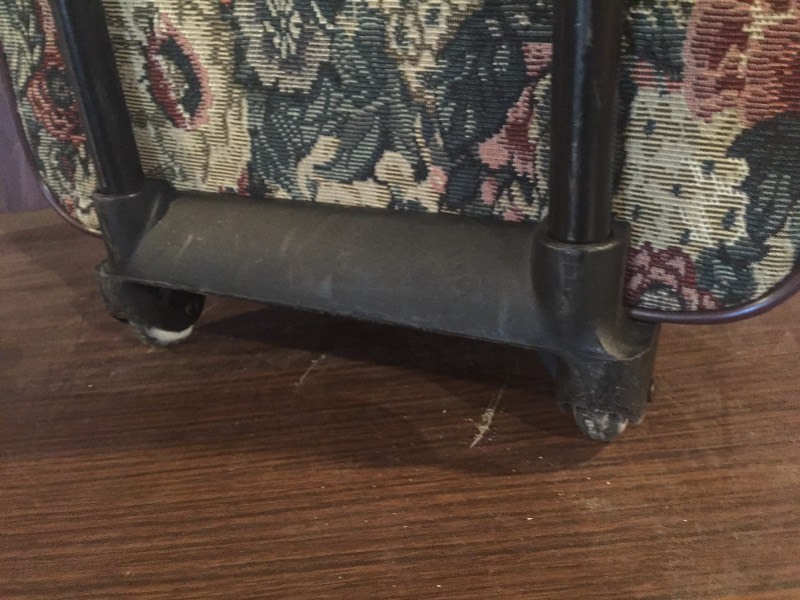 lot 27 image: Suitcase