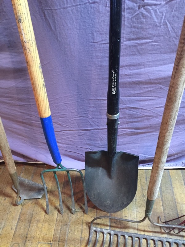 lot 47 image: Yard Tools