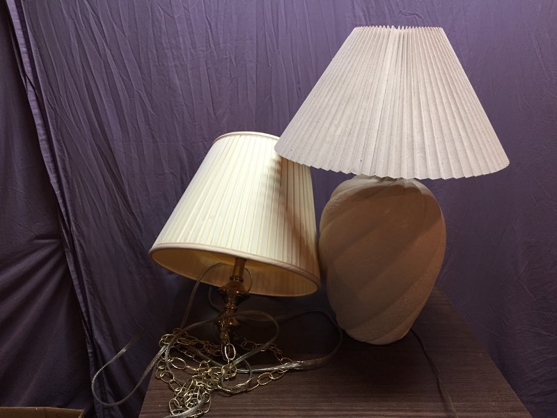 lot 53 image: Lamps