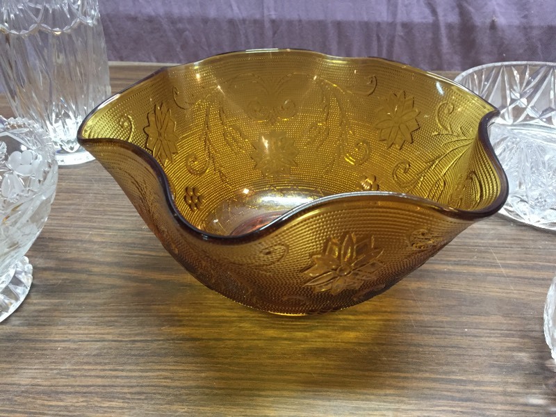 lot 52 image: Glassware