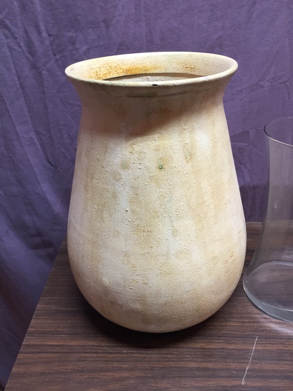 lot 68 image: Vases & Pitchers