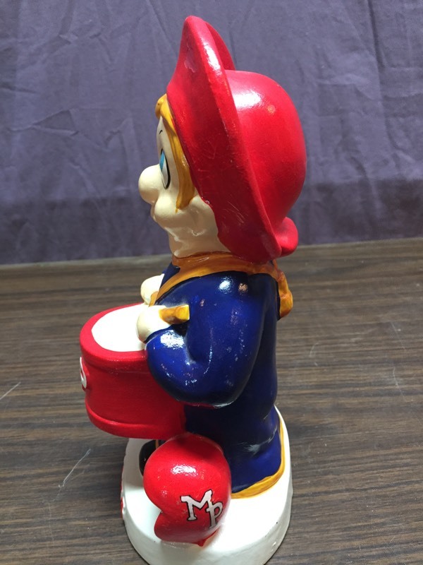 lot 85 image: Vintage MP Patriots Bank