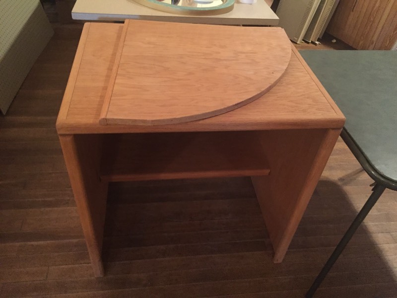 lot 89 image: Card Table & Printer Stand with Corner Shelf