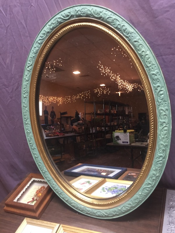 lot 90 image: Mirror and Wall Decor