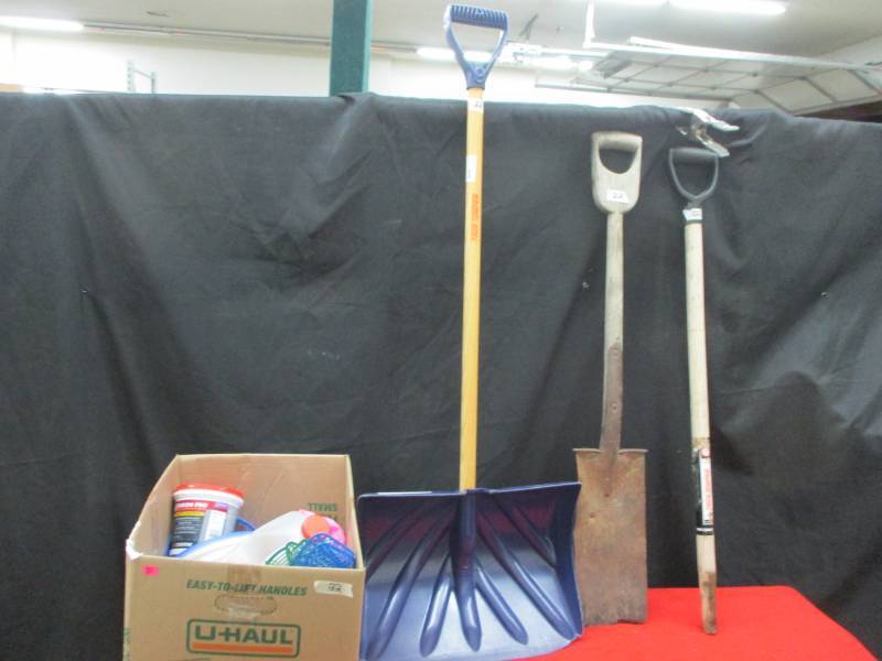 lot 31 image: Shovels and grout and sheet rock filler anmd misc