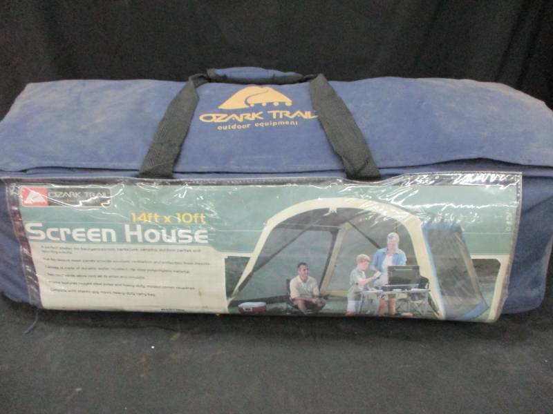 lot 109 image: 10ft x 18 ft Screened in tent