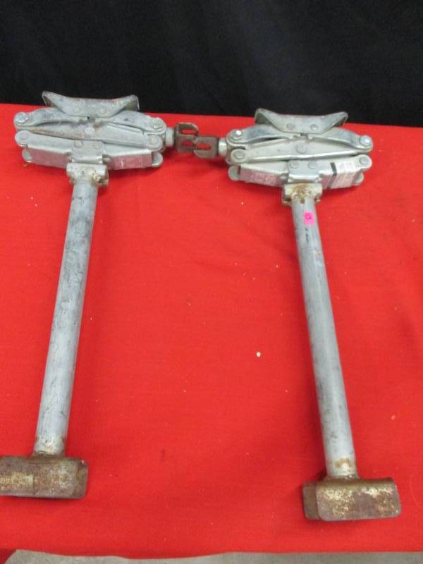 lot 113 image: Jacks
