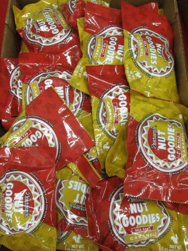 lot 130 image: 34 nut goodies