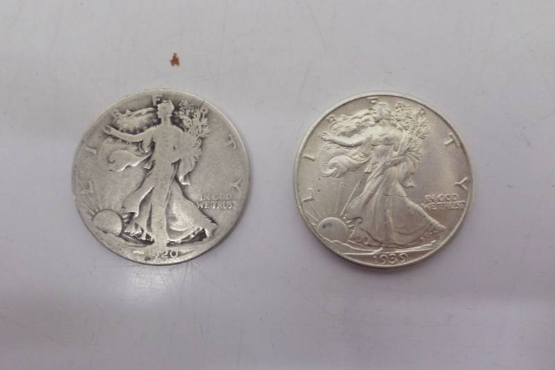 lot 79 image: 2 Walking Liberty Halves 1920-D and 1939