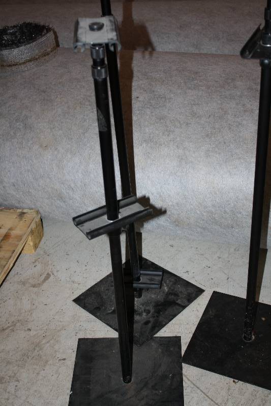 lot 200 image: Display Posts