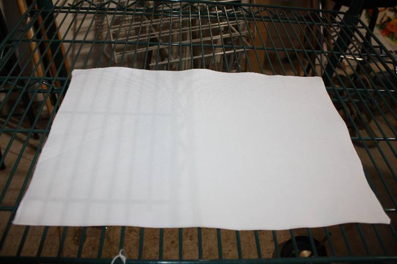 lot 129 image: Place Mats White