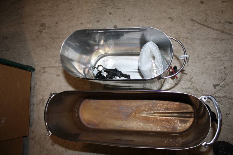 lot 91 image: Tea Dispensers