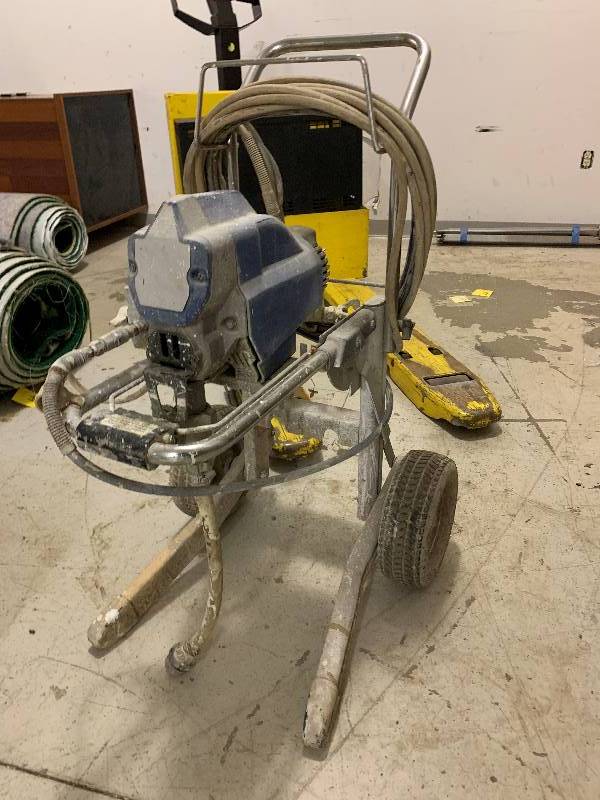 lot 33 image: Paint Sprayer