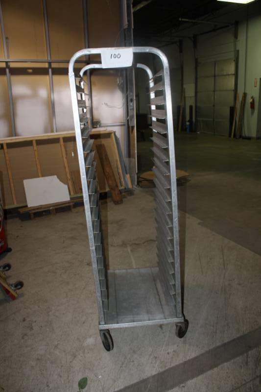 lot 100 image: Bun Rack
