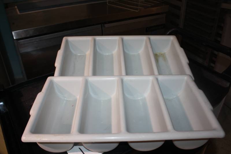 lot 122 image: Utinsel Bins