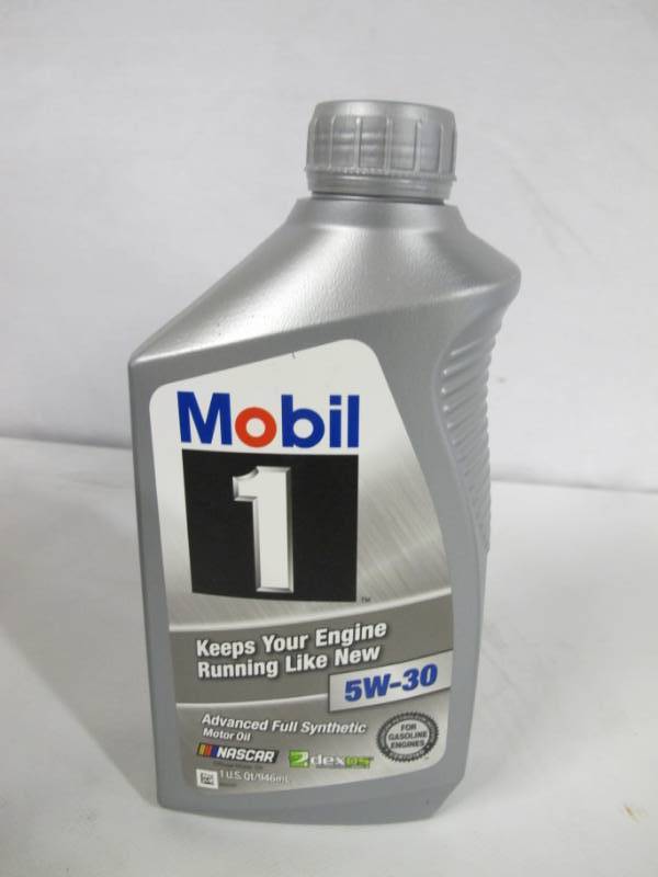 lot 6 image: Mobil 1 94001 5W-30 Full Synthetic Motor Oil - 1 Quart (Pack of 6)